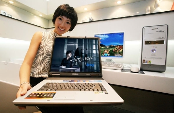 Samsung Sens G10, a Laptop or a Desktop? Sens G10