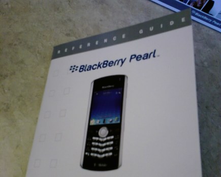 Blackberry Pearl 8100 retail details image_032
