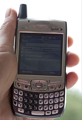 treo 700wx in hand3
