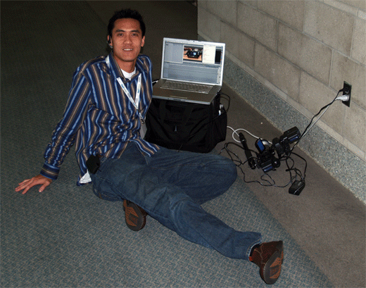Man Down! Man Down! SlashGear First Day at CTIA 2006 LA Vincent at CTIA