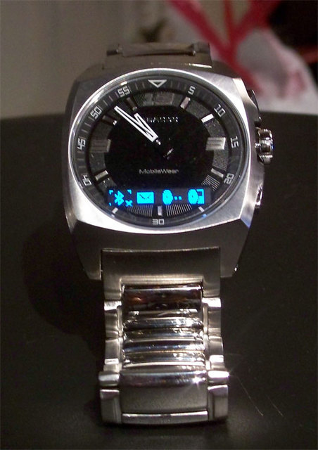 Fossil Fx6001 Bluetooth Watch: Expensive Hunk Of Metal 102_0027
