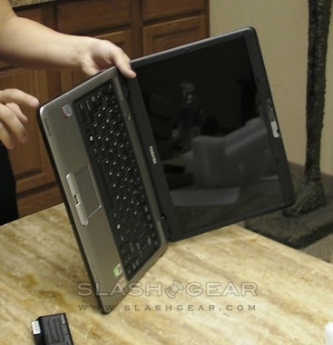 Hands on with the Toshiba Satellite Pro U400