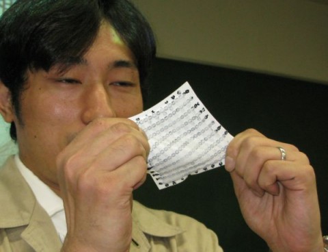 Flexible Material Makes For Stretchy Electronics 4a 480x368