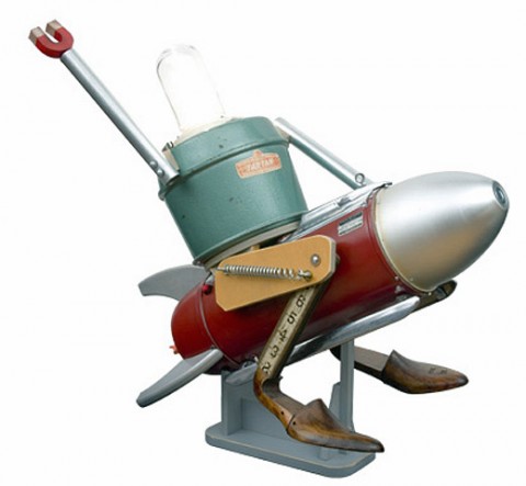 Fraley robot sculptures revive tech long since trashed fraley robot rocket 480x443