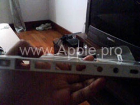 apple_macbook_casing_leak_2 apple macbook casing leak 2 480x361