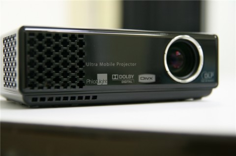 lg_hs102_dlp_mobile_projector_2 lg hs102 dlp mobile projector 2 480x319