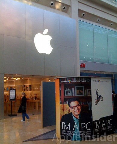 Microsoft rolls out Im a PC kiosks outside Apple stores microsoftstixittoapple081031 389x480