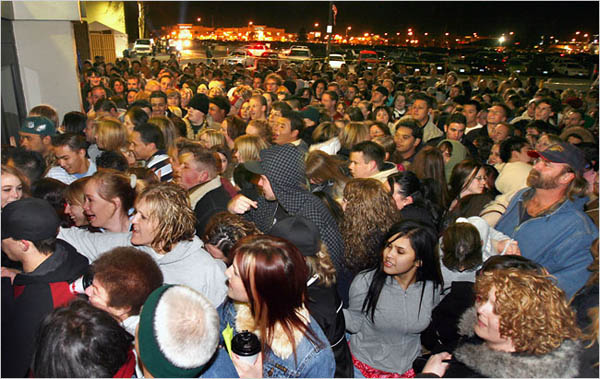 Black Friday Tips: Hunt for Savings Online and Skip the Lines