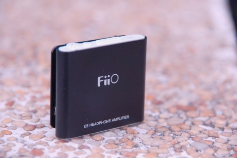 fiio_e5_headphone_amp_1 fiio_e5_headphone_amp_1-480x319