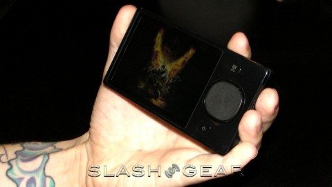 zune-120gb-gears-of-war-2-special-ed-slashgear-16-vn-480x271