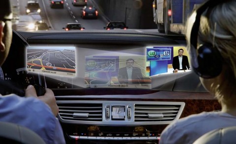 10 mercedes benz splitview technology 480x294