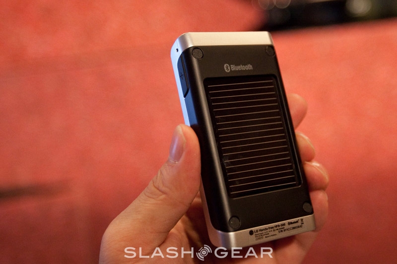 CES 2000: LG HFB-500 Solar Bluetooth Speakerphone hands-on