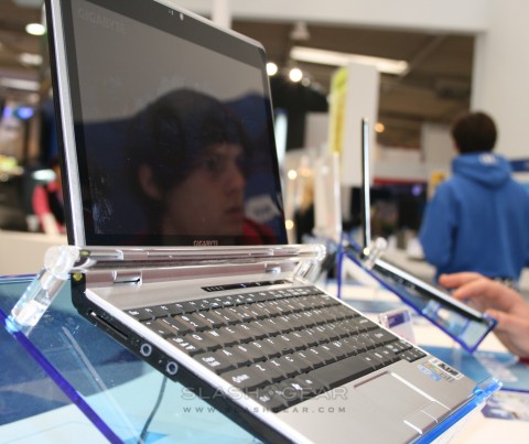 gigabyte thin note m1024 sg 480x403
