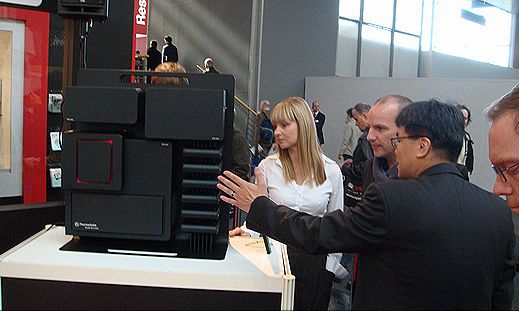 Thermaltake level 10 pc case with bmw designworks #3