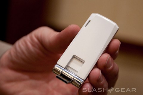 Novatel MC996D HSPA+ modem speeds through FCC