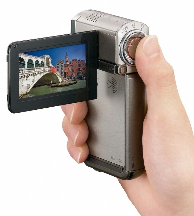 Sony HDR-TG5V: Full HD Camcorder With GPS