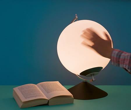 Dynamic Lamp saves energy with spinning power dynamic lamp
