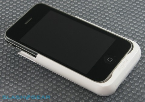 iPhone 3GS mophie juice pack slashgear 1 r3media 480x338