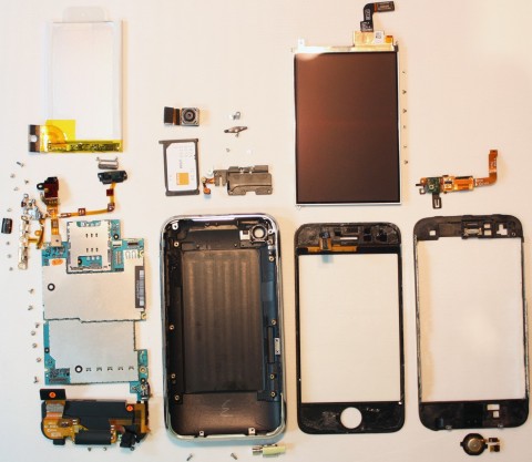iphone 3g s fully disassembled2 480x417
