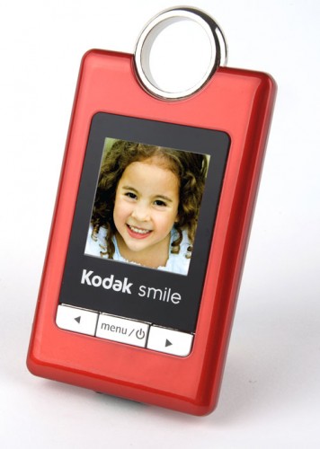 Kodak G150 digital photo keychain from Sakar debuts kodakgsmile150 356x500
