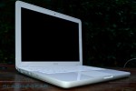 apple macbook white 2009 04 r3media1 150x100