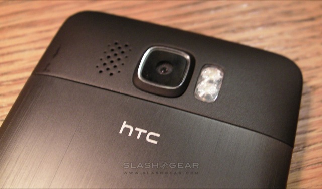 Каждый день в сети появляется что-то новое о коммуникаторе HTC HD2, который