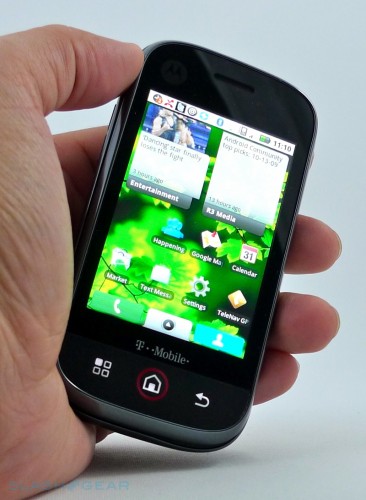 motorola-cliq-motoblur-slashgear-09-r3media motorola cliq motoblur slashgear 09 r3media 366x500