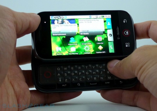 motorola-cliq-motoblur-slashgear-11-r3media motorola cliq motoblur slashgear 11 r3media 540x382
