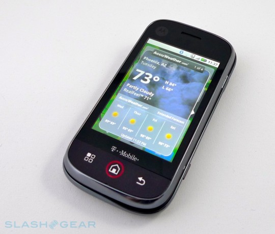 motorola-cliq-motoblur-slashgear-21-r3media motorola cliq motoblur slashgear 21 r3media 540x459