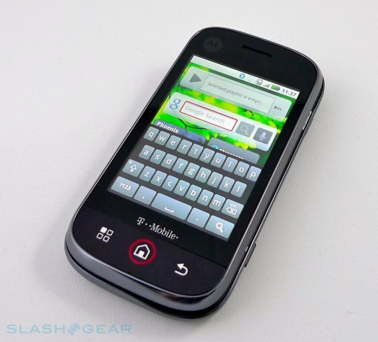 motorola-cliq-motoblur-slashgear-22-r3media motorola cliq motoblur slashgear 22 r3media 540x488