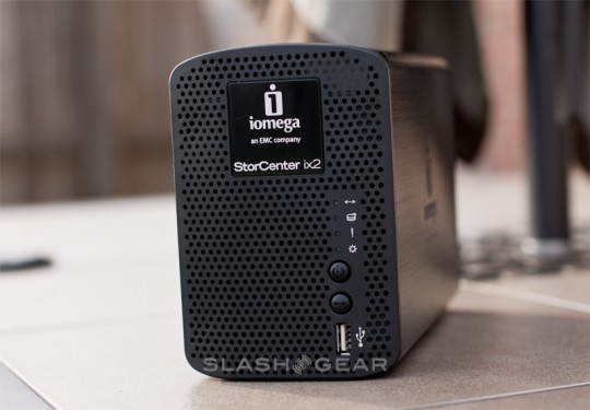 slashgear iomega ix2 v2 540x375