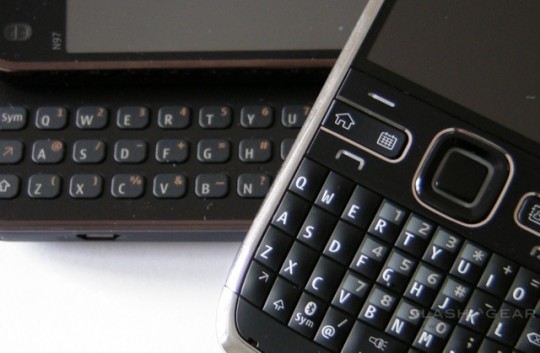 Nokia N97 mini E72 unboxing SlashGear 8 540x353