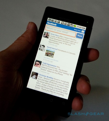 Verizon Droid by Motorola 1 09 r3media 451x500