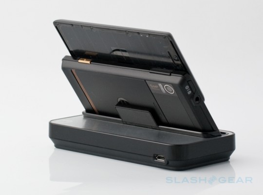 droid back dock open r3media 540x400