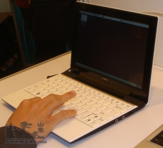 Pegatron Smartbook caught in wild (again)