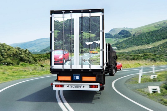 Transparentius road view system by Art Lebedev a lifesaver concept? transparentius view1