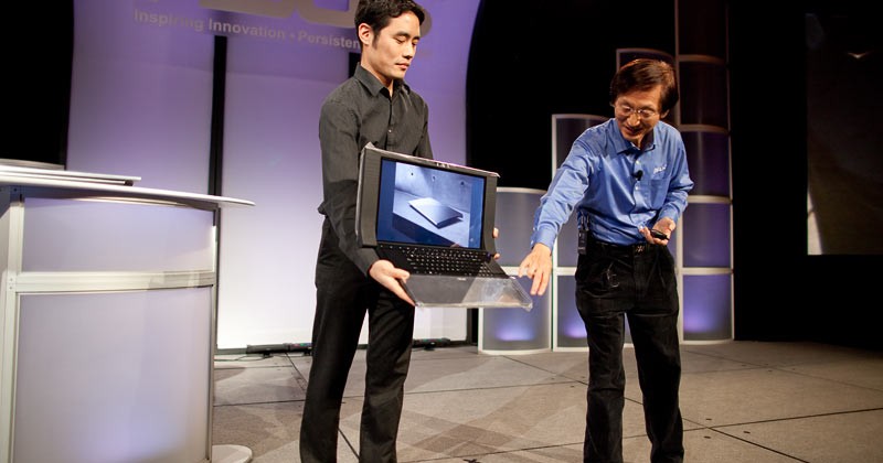 ASUS NX90 twin-touchpad notebook hands-on