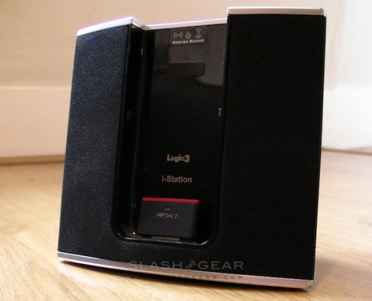 D&A_RX1_Kleer_wireless_iPod_adapter_SlashGear_8 DA RX1 Kleer wireless iPod adapter SlashGear 8 540x437