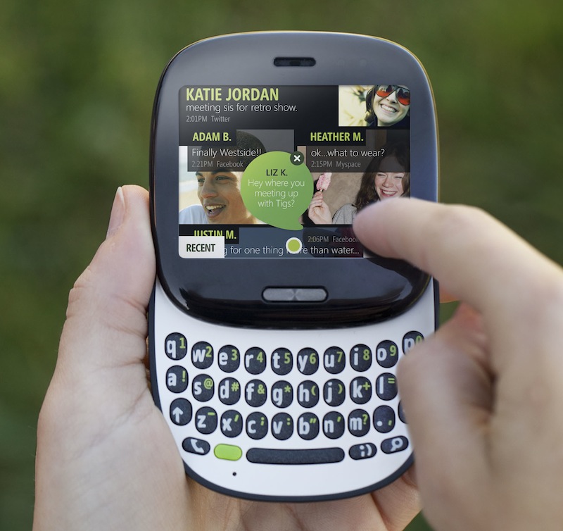 Microsoft Kin One And Kin Two Official SlashGear