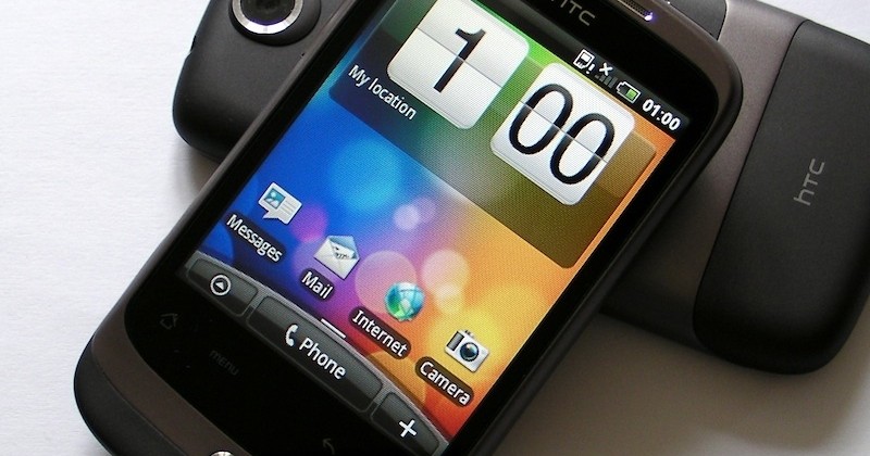 HTC Wildfire gets video unboxing