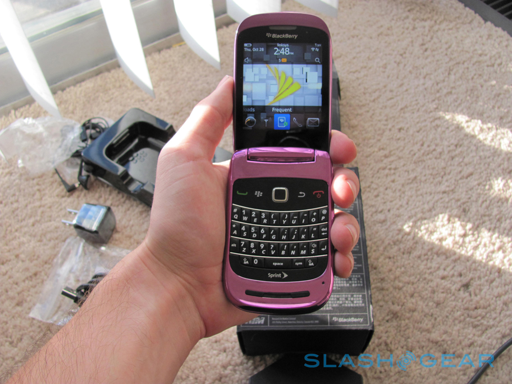 Sprint BlackBerry Style 9670 Unboxing And HandsOn SlashGear