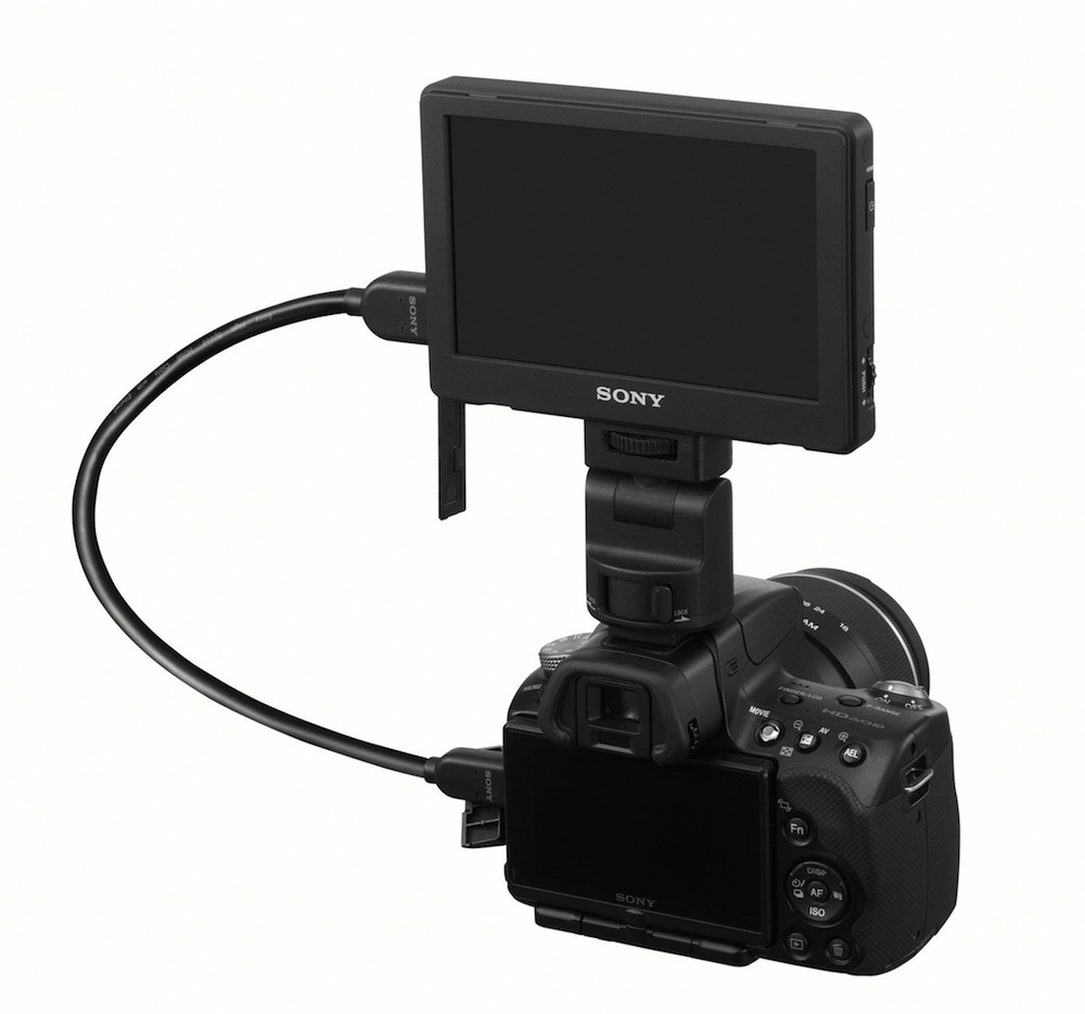 Sony CLM-V55 Is 5-Inch Clip-On Preview Display For Your HD DSLR - SlashGear