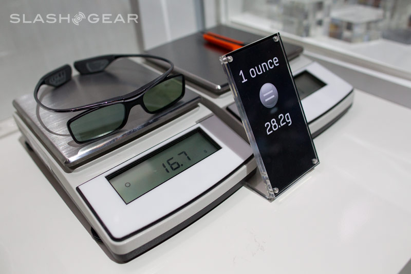 Samsung 3D Glasses Hands On - SlashGear