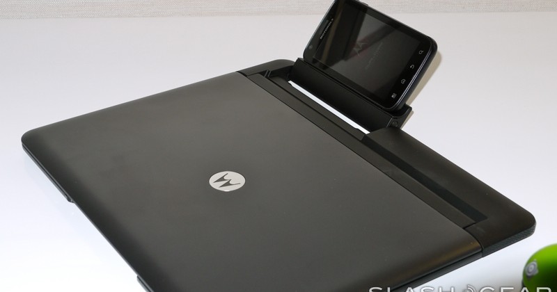 Motorola ATRIX 4G Unboxing and hands-on