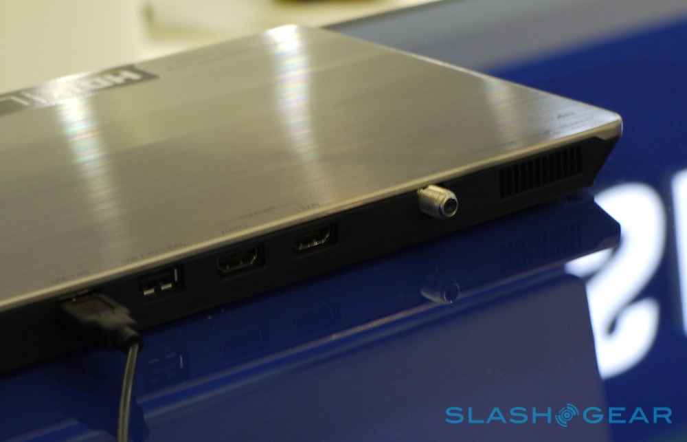 Samsung TA950 And TA750 Asymmetrical 3D TV Eyes-On