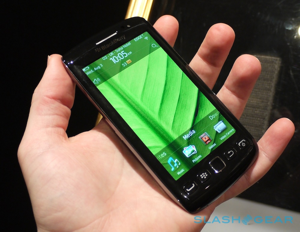 BlackBerry Torch 9850/9860 HandsOn [Video] SlashGear