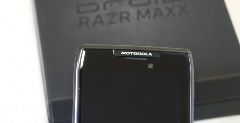 Motorola DROID RAZR MAXX hands-on and unboxing