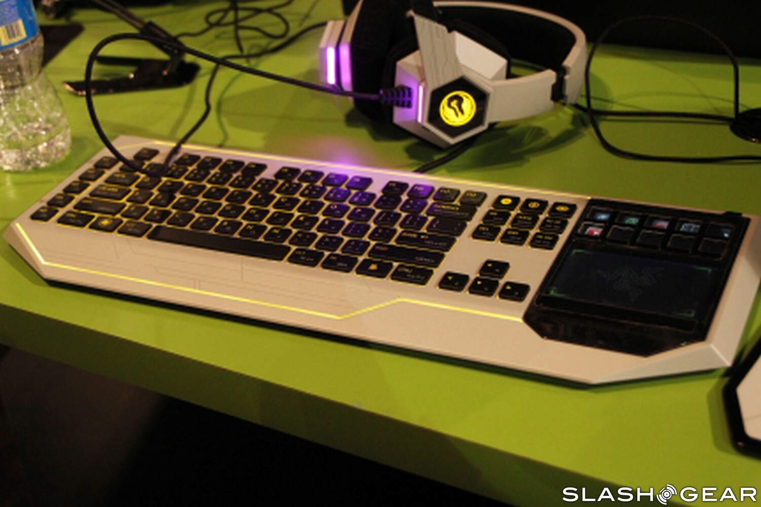Razer Star Wars The Old Republic Touchscreen Keyboard Hands On SlashGear
