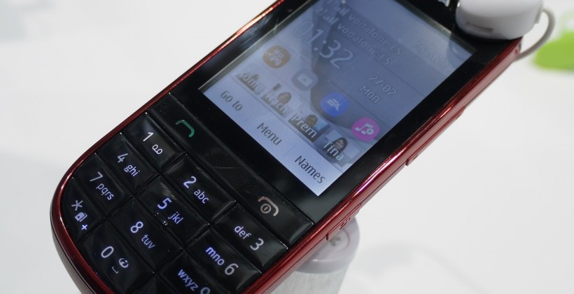 Firms focus on smartphone-naive at Mobile World Congress
