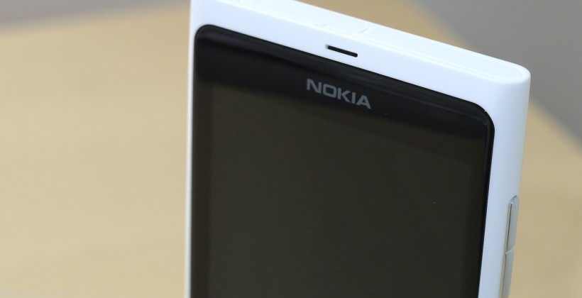 Nokia Lumia 800 White official: Hands-on